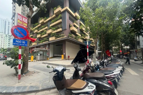 Nhếch nhác trật tự đô thị tại các tuyến phố Nguỵ Như Kon Tum, Vũ Trọng Phụng, Nguyễn Tuân