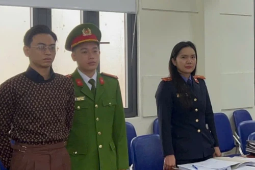  Bắt tạm giam "tổng tài" chỉ đạo đánh người tại quán cà phê 