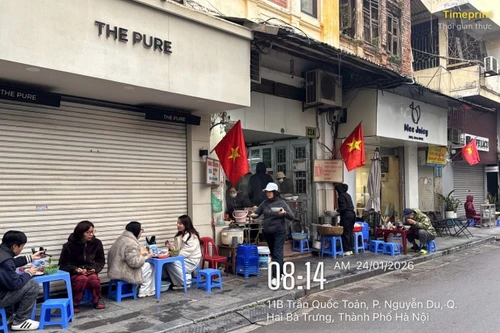 'Phạt nguội' 186 trường hợp lấn chiếm vỉa hè, lòng đường ở Hà Nội