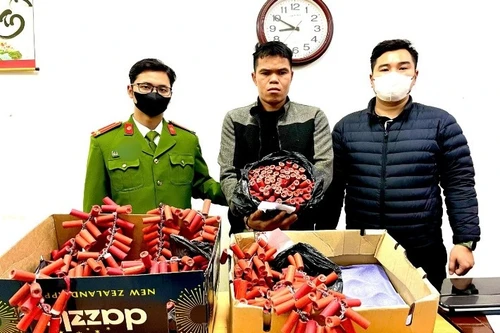 Hành tung nghi vấn của gã trai tại ga Hà Nội