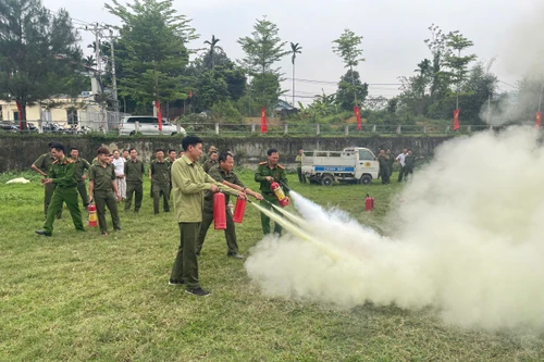 Trang bị kỹ năng phòng cháy chữa cháy cho lực lượng bảo vệ an ninh trật tự ở cơ sở