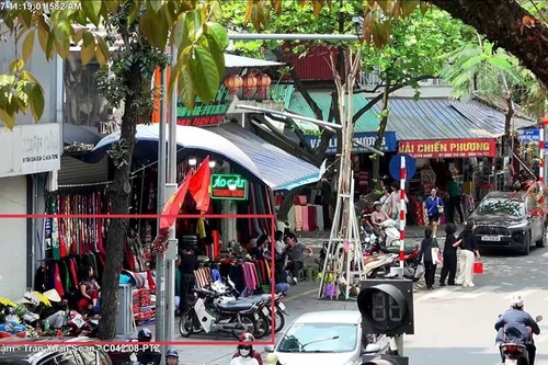 'Phạt nguội' 400 trường hợp vi phạm trật tự đô thị