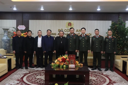 Tòa Giám mục Lạng Sơn thăm, chúc Tết Công an Hà Nội nhân dịp Xuân Bính Ngọ 2026