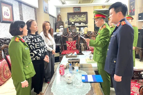 Khởi tố vợ chồng chủ hiệu vàng Kim Chung để điều tra tội 'Trốn thuế'