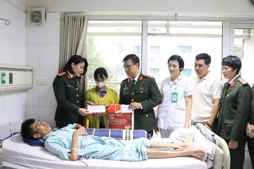 Lan tỏa nghĩa tình Công an Thủ đô - Điểm tựa nhân văn vì an sinh xã hội