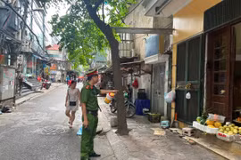 Xử lý các vi phạm trật tự đô thị tại chợ ngõ 165 Thái Hà, ngõ Thái Thịnh 1