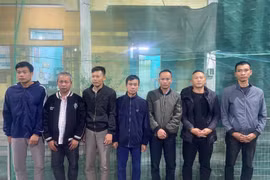 Bắt quả tang nhóm đối tượng đánh xóc đĩa trong nhà thờ họ