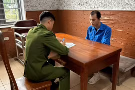 Điều tra vụ lừa đảo chiếm đoạt tài sản với thủ đoạn nhận giúp làm 'sổ đỏ'