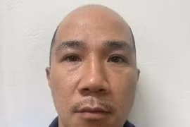 Vờ đến hành lễ, gã đàn ông trộm tiền trên các ban thờ