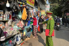 Kiên quyết xử lý vi phạm trật tự đô thị tại cổng các bệnh viện lớn