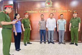 Khởi tố, bắt giam lãnh đạo UBND xã và nhà thầu