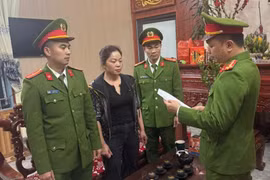 Tạm giữ đối tượng thu tiền trông giữ xe về hành vi cưỡng đoạt tài sản