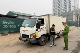 Xử lý nghiêm các vi phạm trật tự đô thị tại đường Phạm Tu