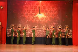 Phát động đợt thi đua đặc biệt “Phát huy truyền thống Anh hùng – Thi đua lập công vì bình yên thành phố Cảng”
