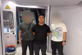 Bắt đối tượng truy nã về tội tổ chức đánh bạc