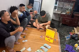 Triệt phá sới bạc, bắt giữ 9 đối tượng