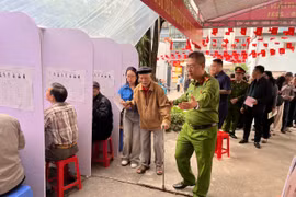 Những hình ảnh đẹp trong ngày bầu cử tại phường Kim Liên