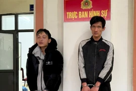 Gã trai cướp giật được chiếc iPhone rồi đưa anh họ mang đi bán