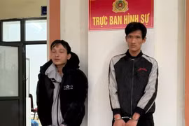 Gã trai cướp giật được chiếc iPhone rồi đưa anh họ mang đi bán