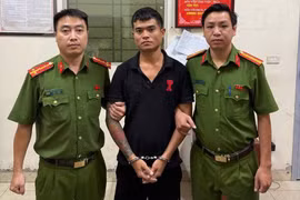 Vận động đối tượng truy nã về tội "Cố ý gây thương tích" ra đầu thú