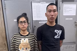 Bắt nhóm đối tượng livestream bán “vé cào trúng thưởng” để lừa đảo