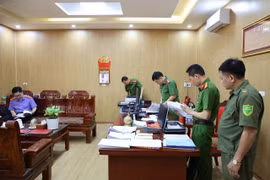 Bắt giam Giám đốc, Hiệu trưởng 'ăn chặn' tiền trợ cấp của người yếu thế