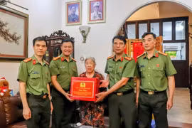 Góp phần giáo dục truyền thống, phát huy thành tích lực lượng Tham mưu Công an Thủ đô