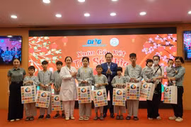 Mang không khí Tết đến với các bệnh nhân đang điều trị tại Bệnh viện đa khoa Xanh Pôn