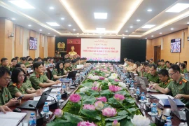 Truy nã đối tượng tham gia đường dây lừa đảo qua sàn chứng khoán online