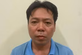 Khởi tố tài xế sử dụng điện thoại trong lúc lái xe, gây tai nạn làm 2 người tử vong