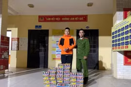 Bắt đối tượng mua hơn 45kg pháo nổ 