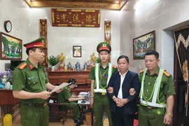 Giả danh luật sư lừa đảo chiếm đoạt tài sản