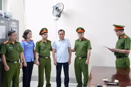 Bắt "cựu" cán bộ UBND TP liên quan đến các nhóm tội phạm núp bóng doanh nghiệp