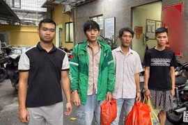 Bắt giữ nhóm đối tượng mua bán, tàng trữ trái phép ma túy