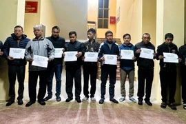 Bắt 11 đối tượng đánh bạc tại ngôi nhà bỏ hoang