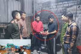Triệt phá đường dây buôn vũ khí cực lớn với vỏ bọc “chì câu cá”