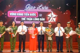 Đồng chí Bùi Huy Hoàng - Phó Bí thư Đảng ủy, Chủ tịch UBND phường Thanh Liệt phát biểu tại hội nghị