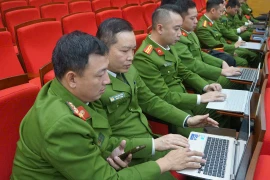 Công an phường Ô Chợ Dừa ứng dụng trí tuệ nhân tạo AI để phục vụ người dân hiệu quả hơn