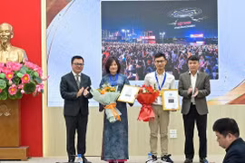 Trao giải và khai mạc triển lãm Cuộc thi ảnh báo chí “Việt Nam trên hành trình đổi mới”