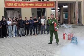 Tuyên truyền, trải nghiệm phòng cháy, chữa cháy tại Trung tâm Bảo trợ xã hội 2 Hà Nội