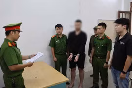 Khởi tố người nước ngoài đập phá quán cà phê tại Đà Nẵng