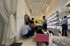 Phát hiện 2 cơ sở kinh doanh thời trang bán các sản phẩm giả mạo thương hiệu nổi tiếng