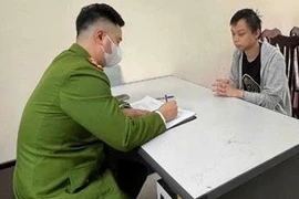 Vận động đối tượng truy nã đặc biệt ra đầu thú