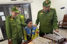 Công an Hà Nội bắt vụ vận chuyển thuốc lá lậu