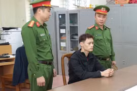 Tuần tra đêm, bắt đối tượng trộm 8 chỉ vàng trong xe ô tô