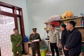 Triệt phá đường dây mua bán vũ khí quân dụng trá hình dưới dạng... “súng thông bồn cầu”