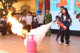 Trang bị "lá chắn" bảo vệ học sinh trước ma túy và nguy cơ cháy, nổ