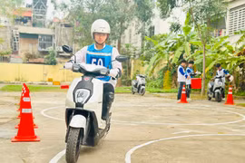 Phổ biến kiến thức pháp luật về an toàn giao thông cho học sinh