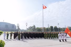 Lực lượng Cảnh sát cơ động Thủ đô báo công dâng Bác