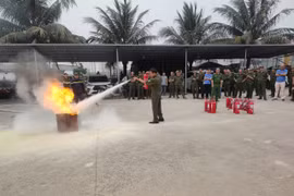 Tập huấn nghiệp vụ PCCC và CNCH cho lực lượng dân phòng cơ sở